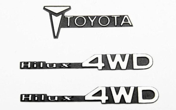 RC4WD Aufkleber Toyota Hilux Emblem Set