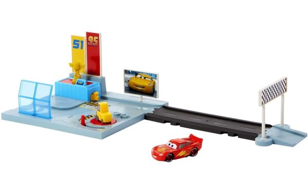 Mattel Cars Disney Cars Disney+ Rusteze Training Center Playset